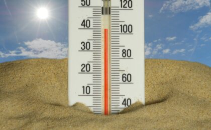 Persone in attesa al Pronto soccorso durante un'ondata di calore