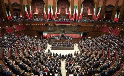 Il Presidente della Repubblica Sergio Mattarella con il Presidente del Senato e della Camera al Parlamento
