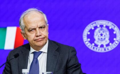 Ministro Piantedosi in conferenza stampa