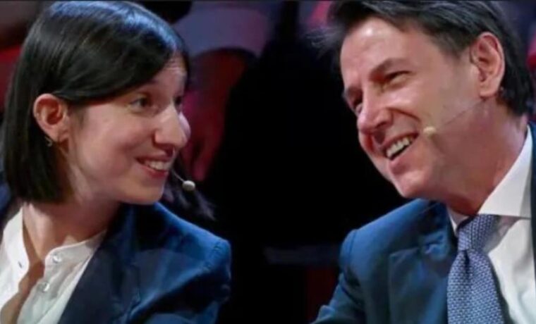 Elly Schlein e Giuseppe Conte durante il comizio a Napoli