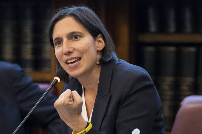 Elly Schlein durante un discorso politico