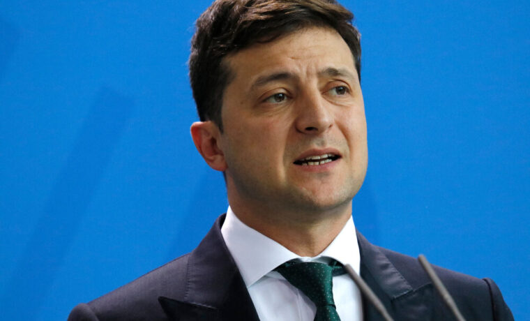 Volodymyr Zelensky durante un discorso ufficiale