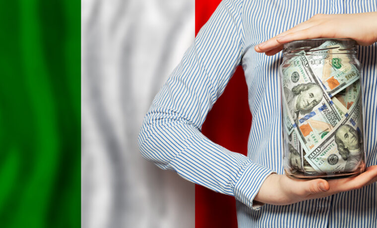 Immagine di un porto italiano che rappresenta la centralizzazione della governance economica