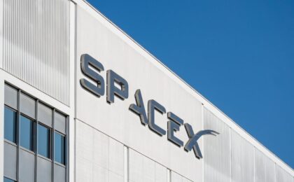 Razzo Falcon 9 di SpaceX in fase di lancio