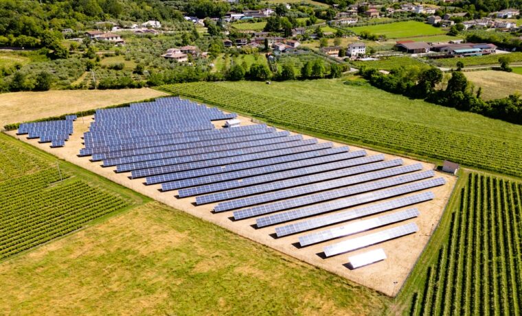 Progetti di energia rinnovabile bloccati in Italia