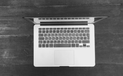 MacBook con display OLED in fase di test
