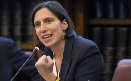 Elly Schlein e Giuseppe Conte in un dibattito politico