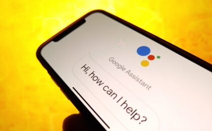 Immagine di un dispositivo Android con Google Assistant