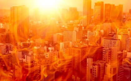 Persone che si riparano dal caldo estremo