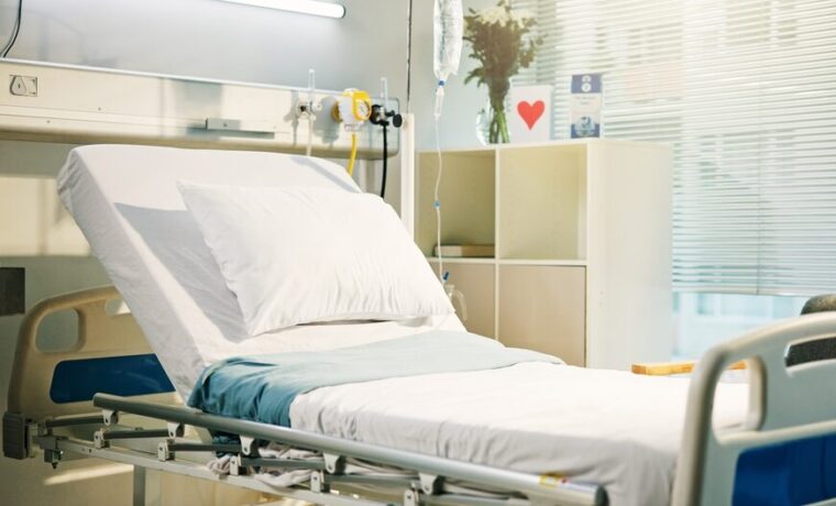 Alessandro Di Battista in ospedale a Cuba
