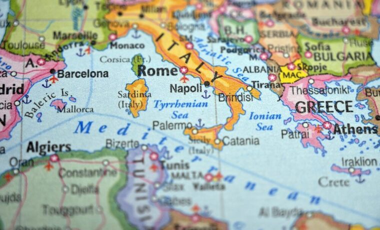 Immagine rappresentativa di un dibattito politico in Italia